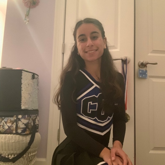 Meet your Posher, Sara - Picture 2 of 13